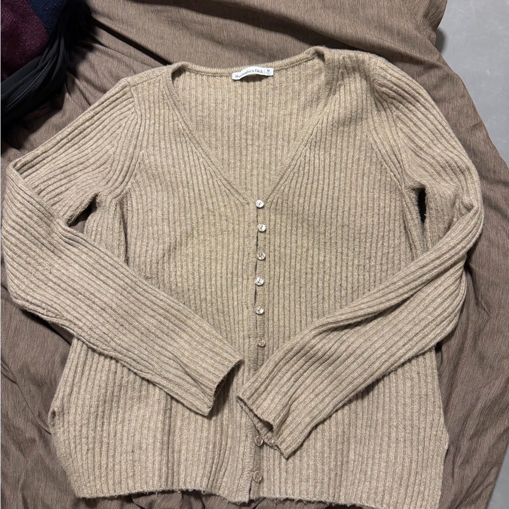 Abercrombie & Fitch Ribbed Button V-Neck Cardigan - Taupe